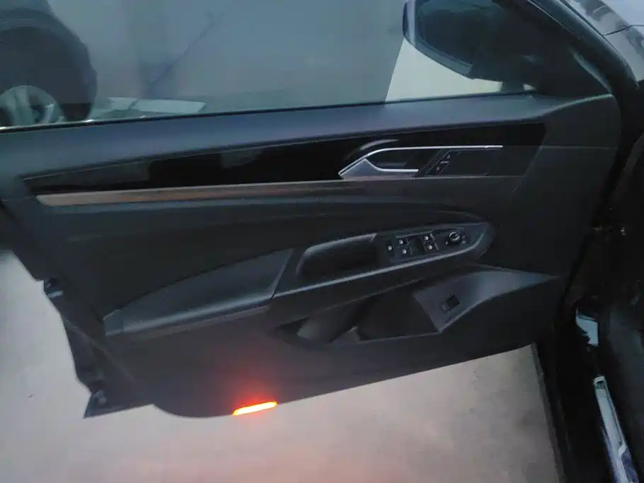 Volkswagen Passat — фото 7