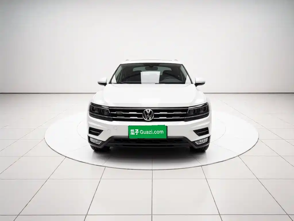 Volkswagen Tiguan L — фото 2