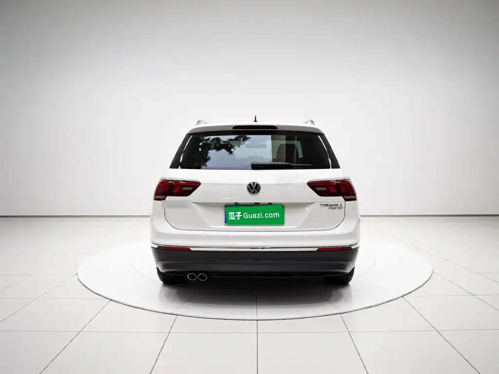 Volkswagen Tiguan L — фото 5