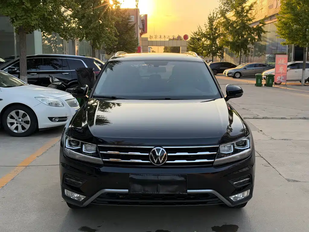 Volkswagen Tiguan L — фото 3