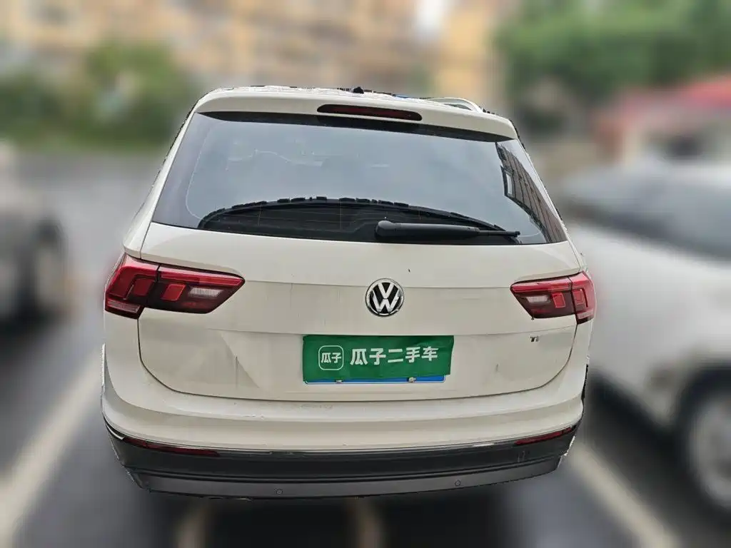 Volkswagen Tiguan L — фото 3