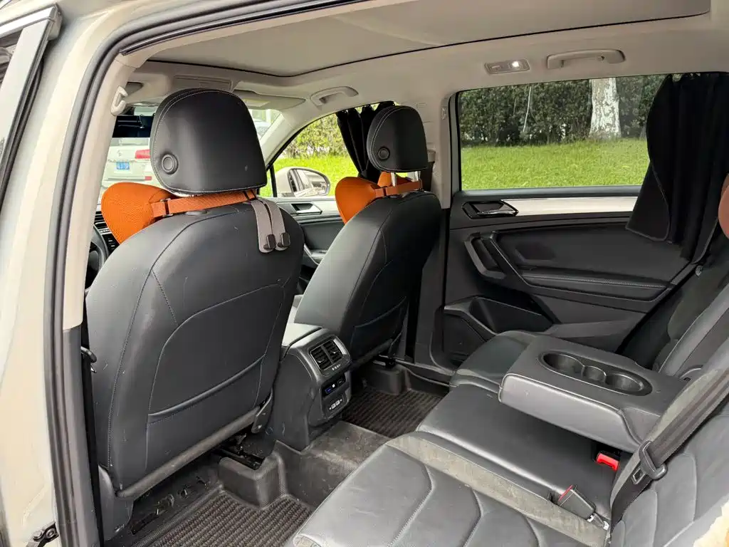 Volkswagen Tiguan L — фото 11