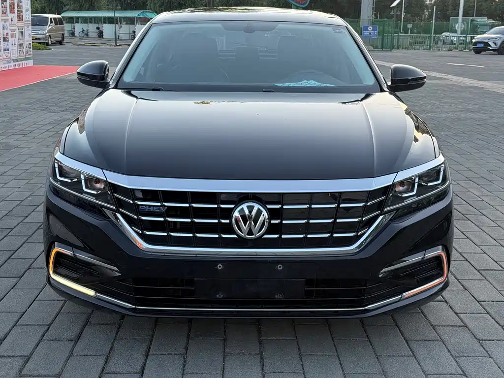Volkswagen Passat PHEV — фото 2