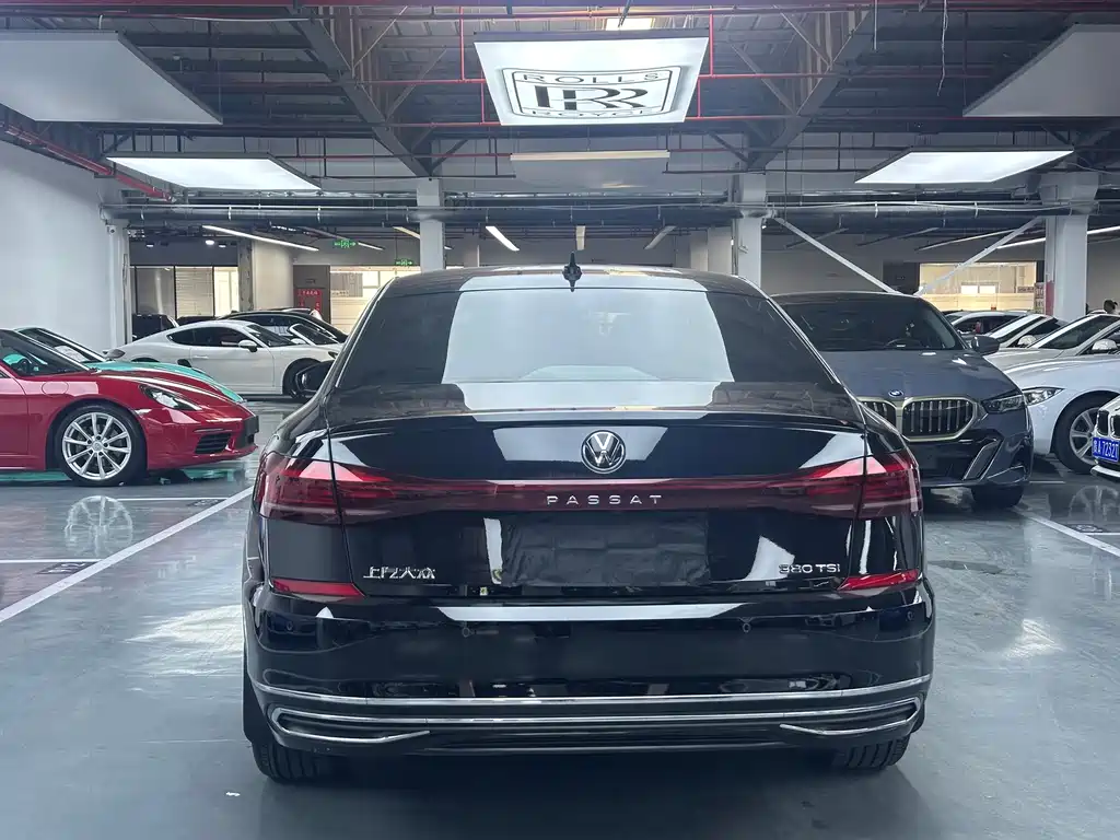 Volkswagen Passat — фото 19