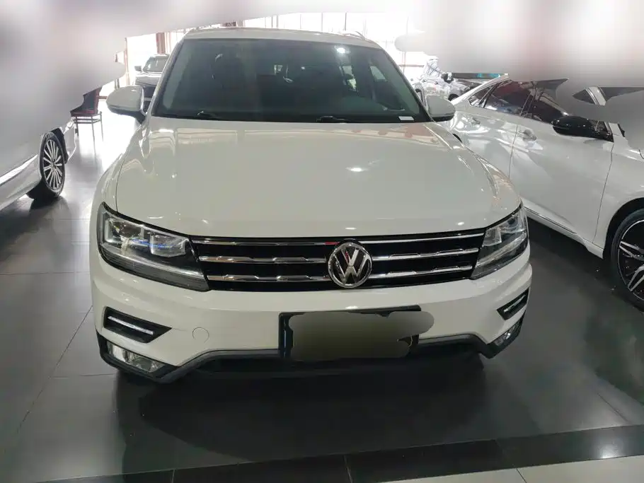 Volkswagen Tiguan L — фото 2