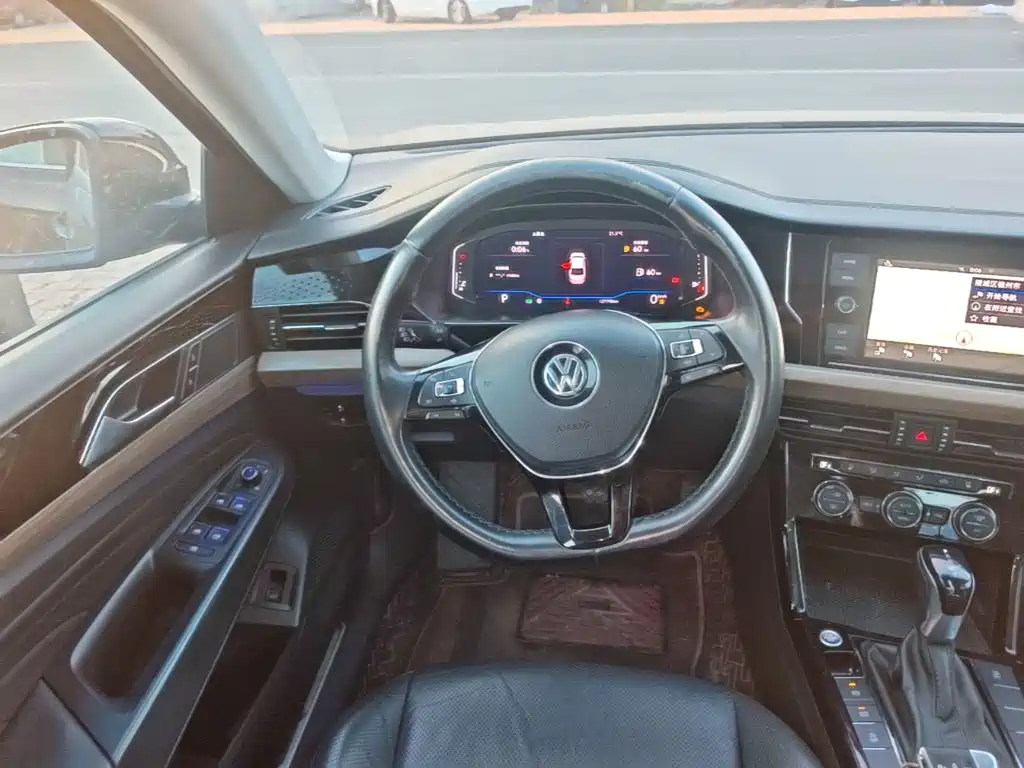 Volkswagen Passat — фото 11