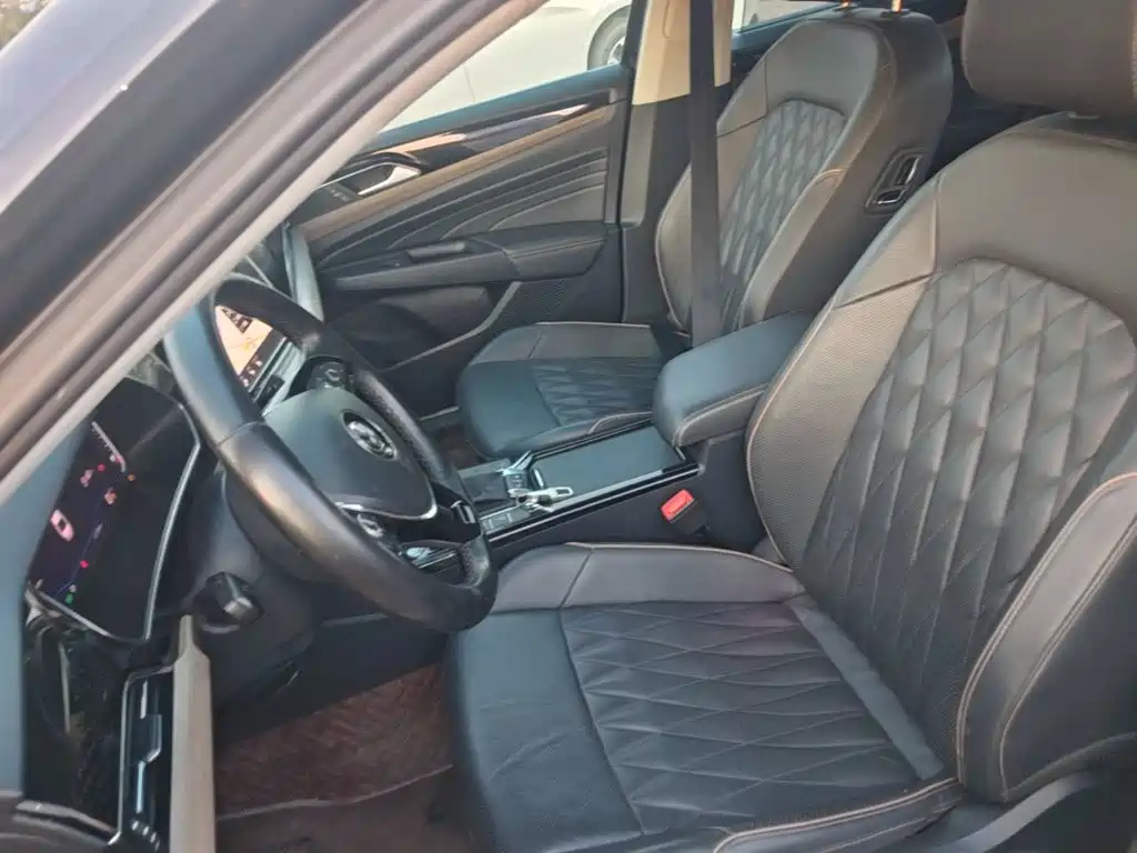 Volkswagen Passat — фото 15