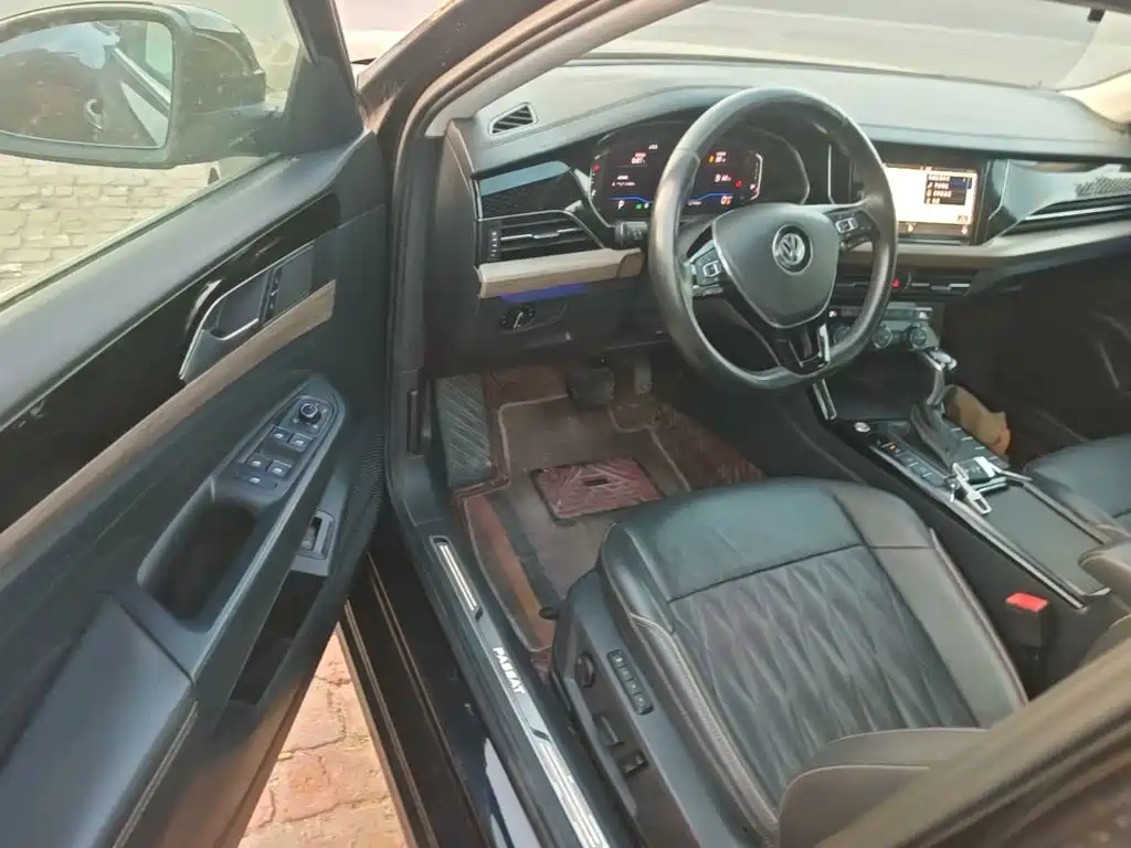 Volkswagen Passat — фото 16