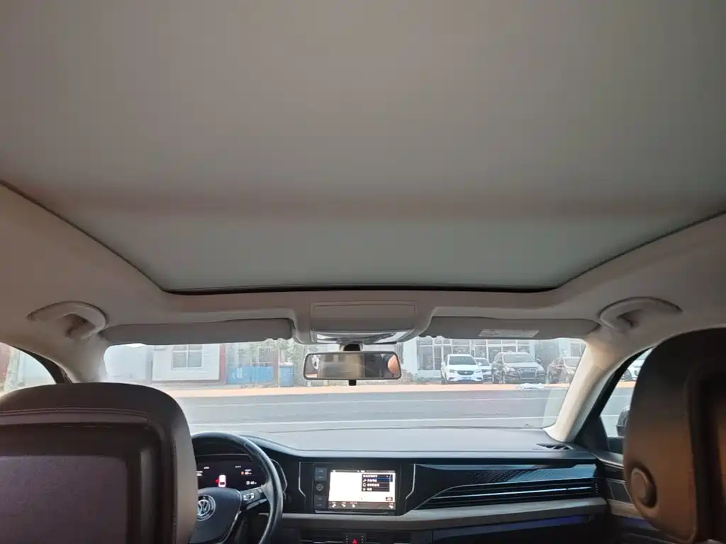 Volkswagen Passat — фото 18