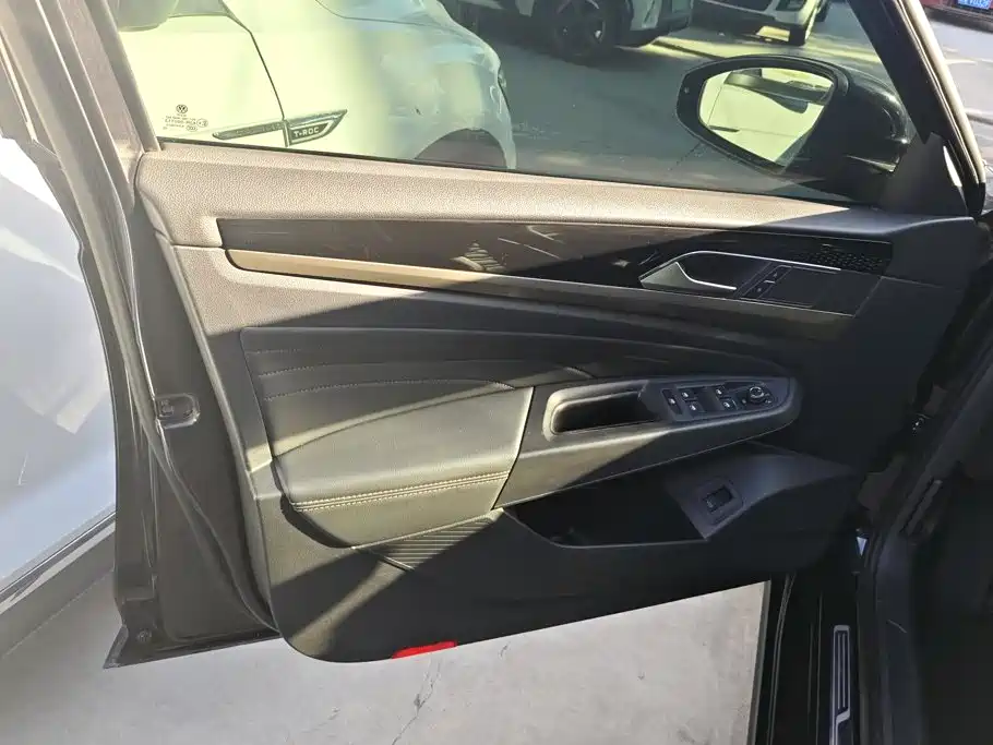 Volkswagen Passat — фото 7