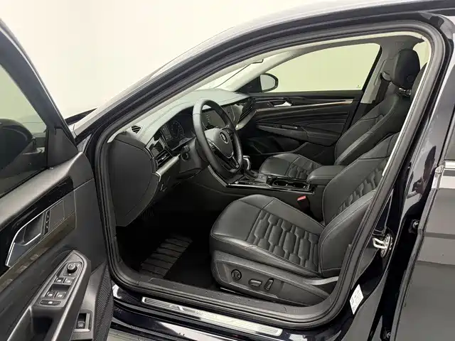 Volkswagen Passat — фото 14