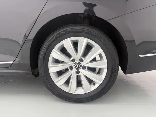 Volkswagen Passat — фото 15
