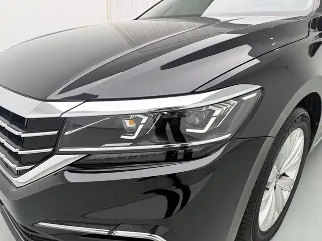 Volkswagen Passat — фото 18