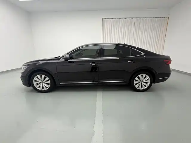 Volkswagen Passat — фото 6
