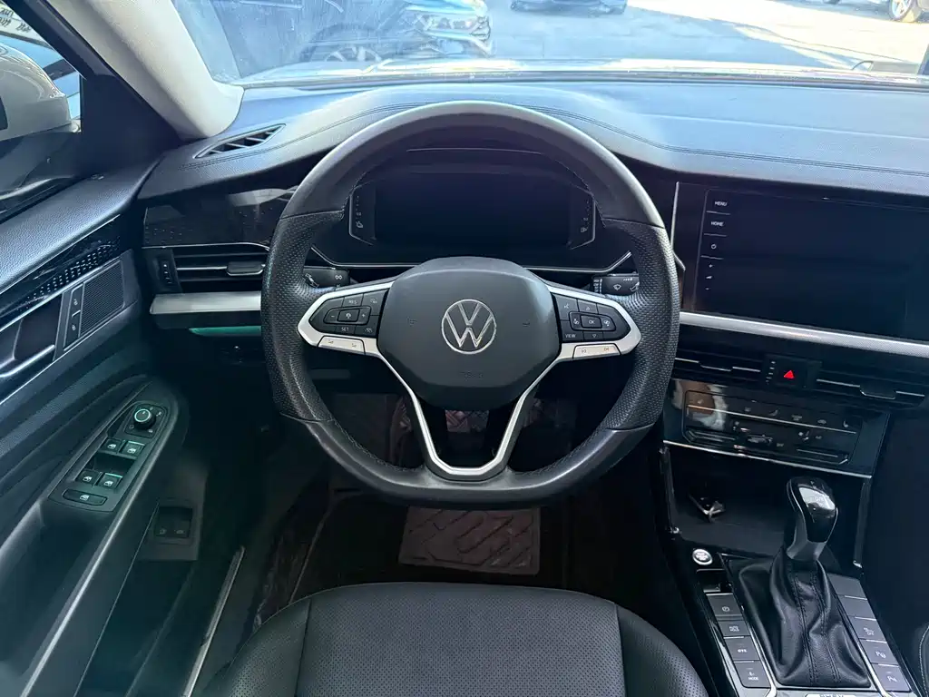 Volkswagen Passat PHEV — фото 8