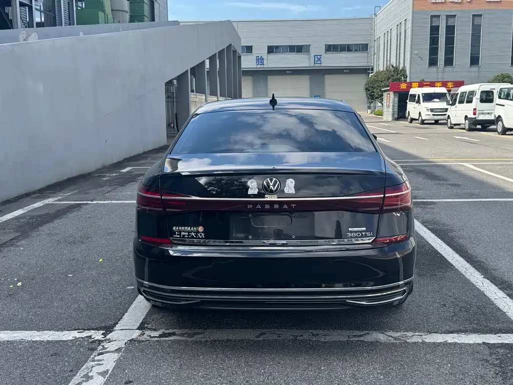 Volkswagen Passat — фото 12