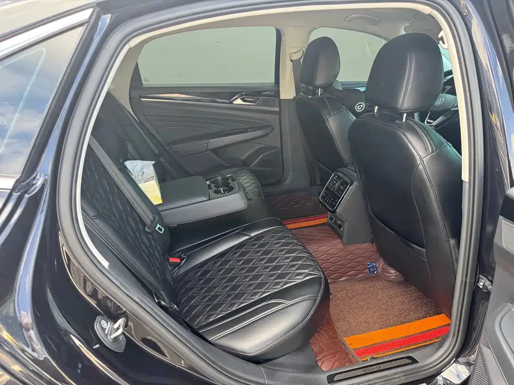 Volkswagen Passat — фото 9