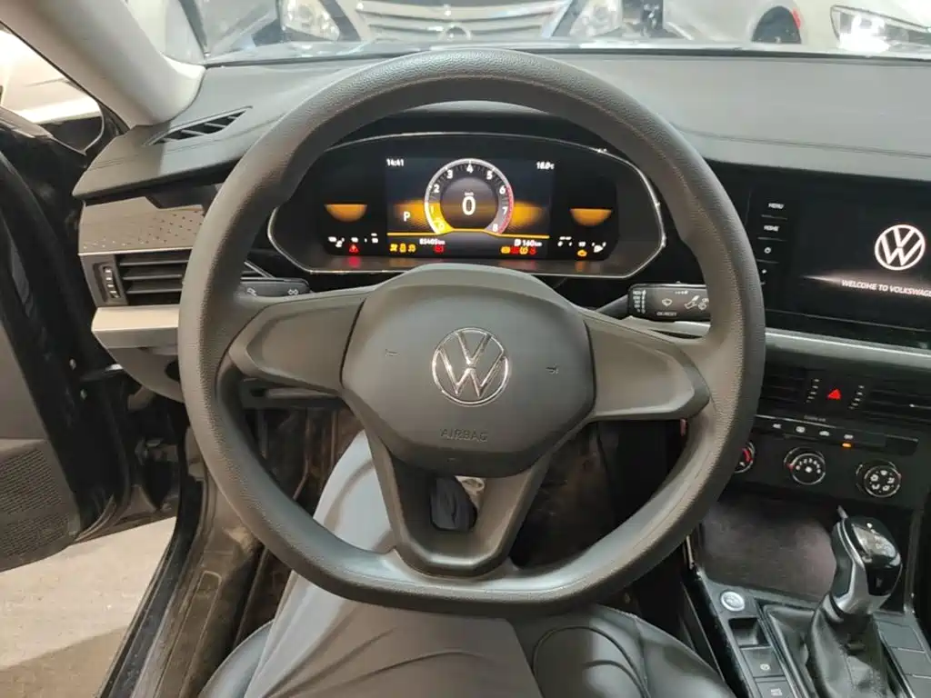 Volkswagen Passat — фото 11