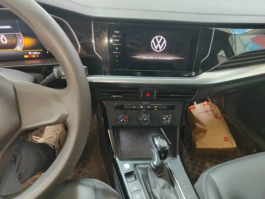 Volkswagen Passat — фото 13