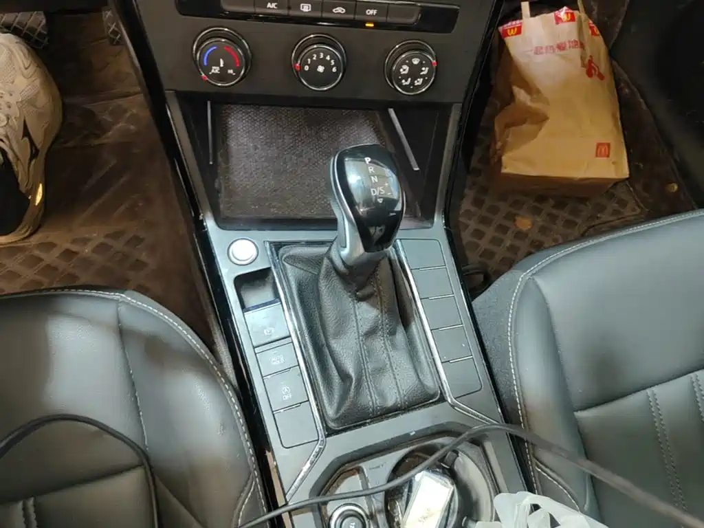 Volkswagen Passat — фото 14