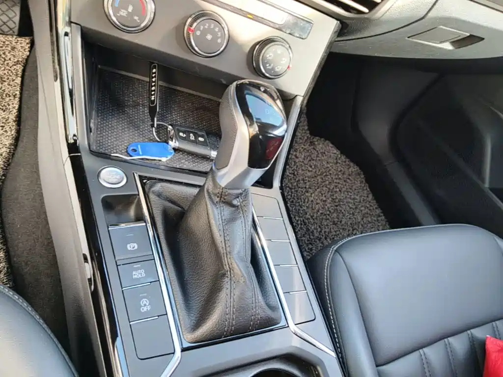 Volkswagen Passat — фото 14