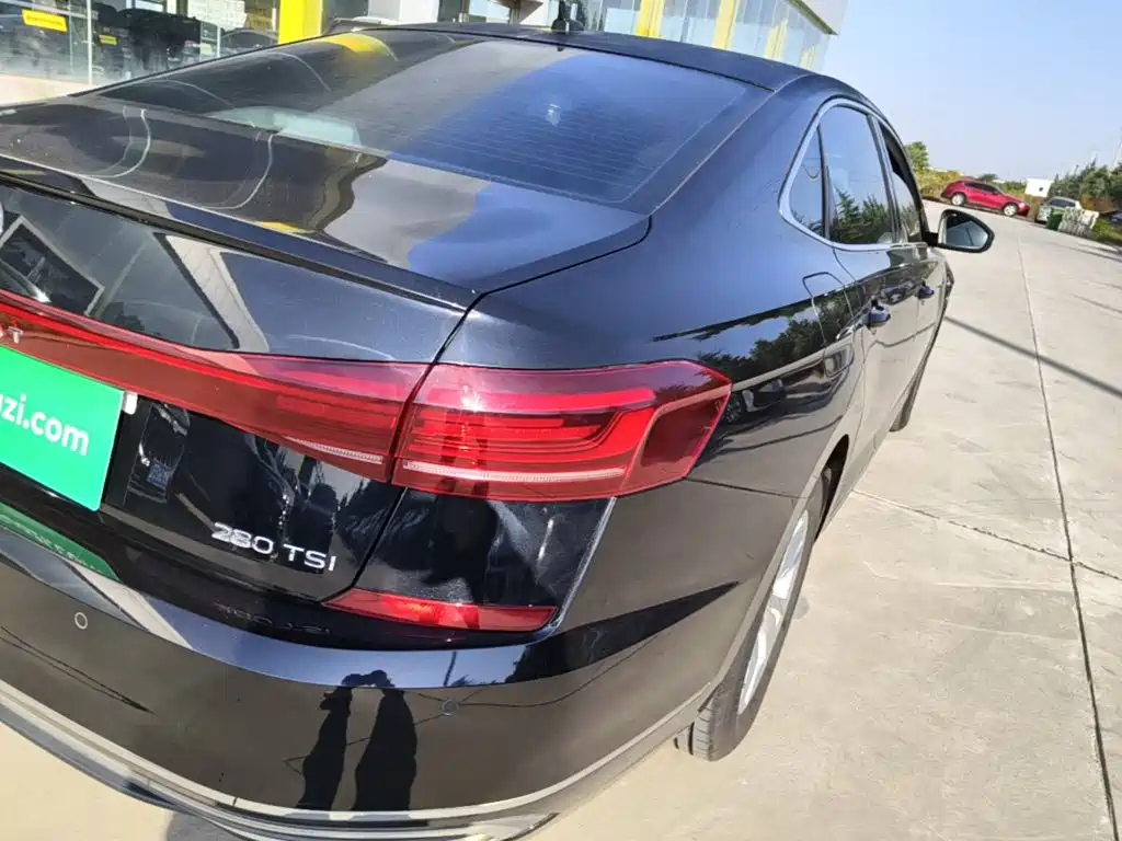 Volkswagen Passat — фото 8