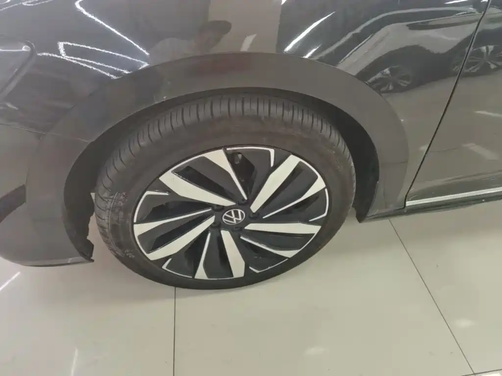 Volkswagen Passat — фото 23