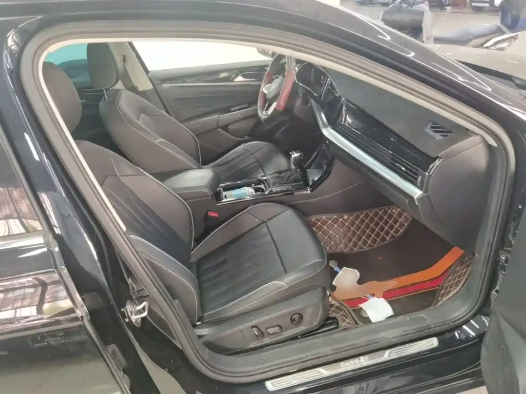 Volkswagen Passat — фото 25