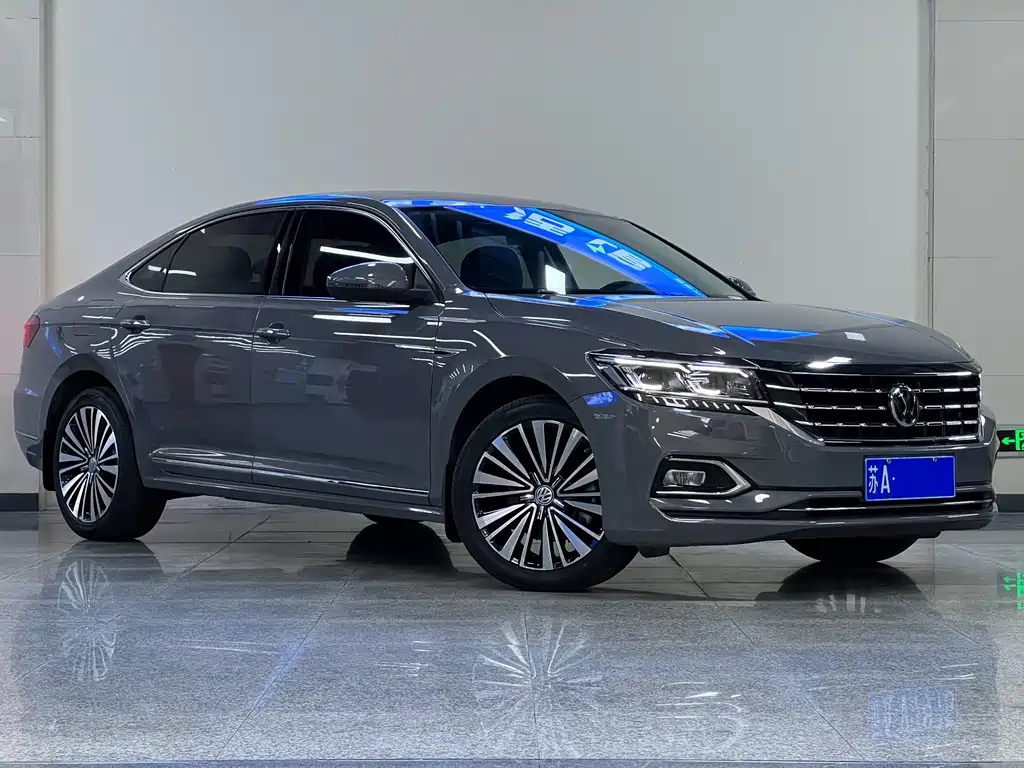 Volkswagen Passat — фото 3