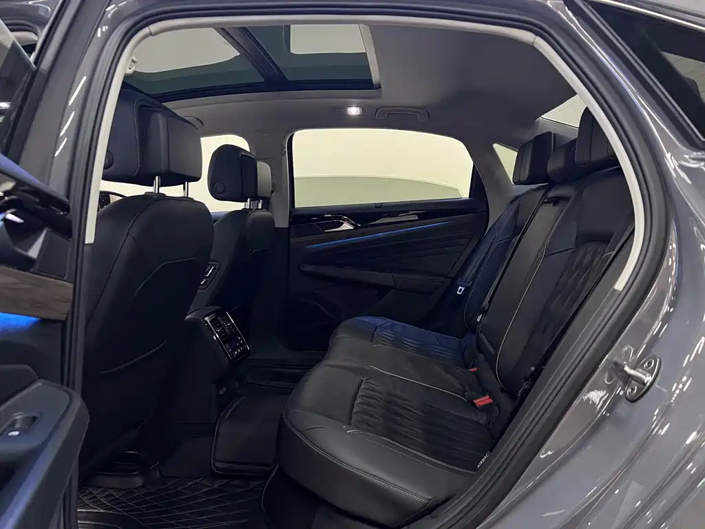 Volkswagen Passat — фото 8
