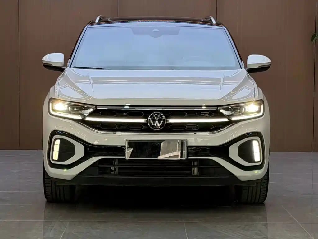 Volkswagen T-Roc — фото 2
