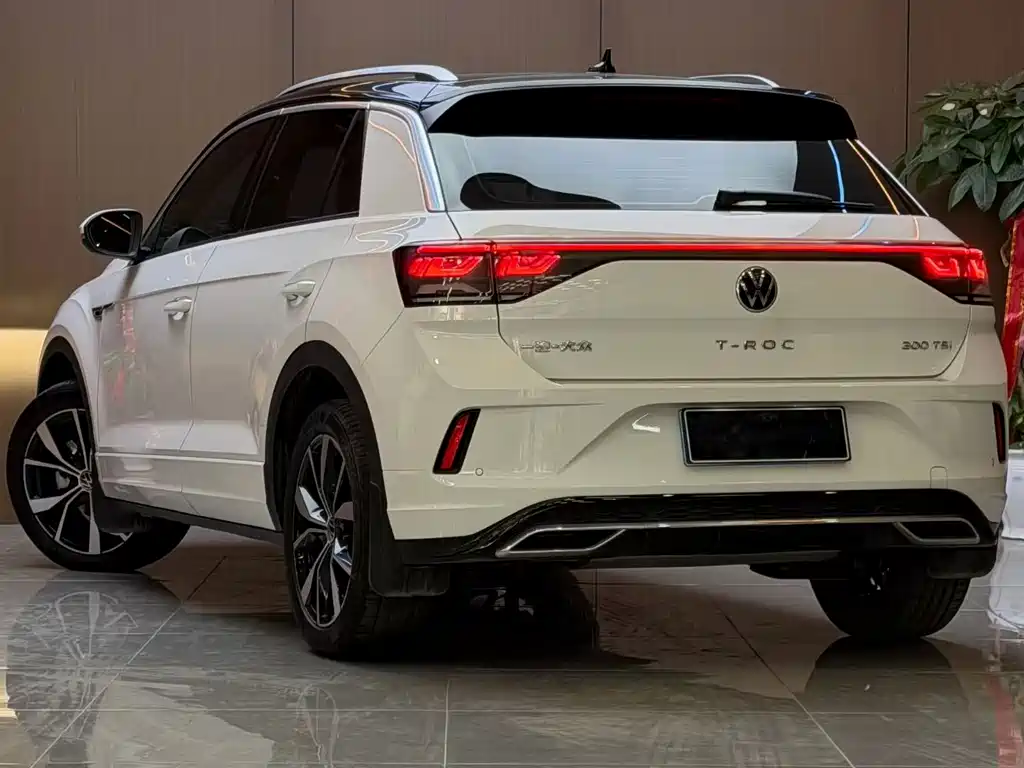 Volkswagen T-Roc — фото 4