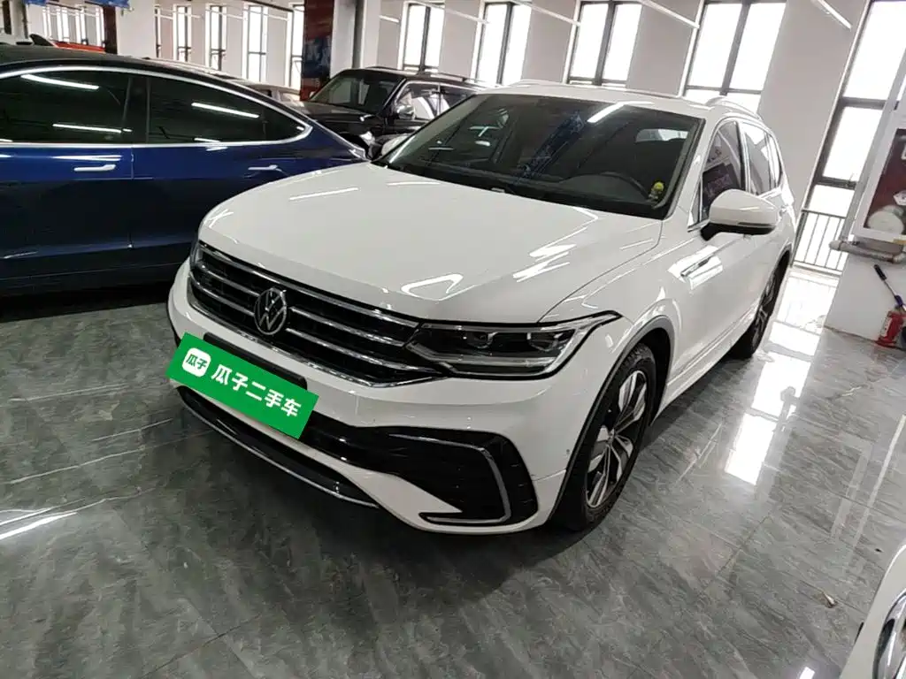 Volkswagen Tiguan L — фото 2