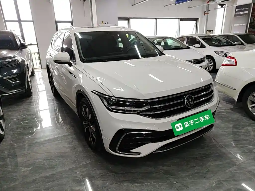 Volkswagen Tiguan L — фото 4