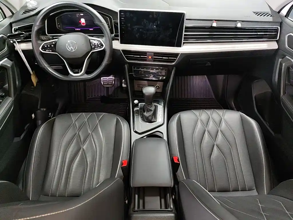 Volkswagen Tiguan L — фото 10