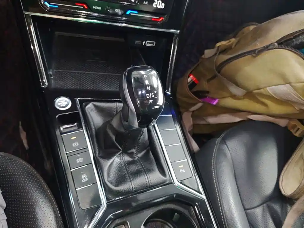 Volkswagen Passat — фото 14