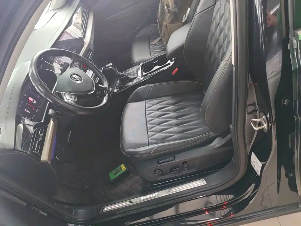 Volkswagen Passat — фото 15