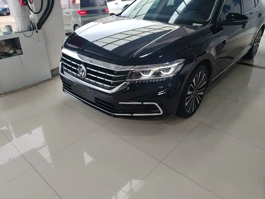 Volkswagen Passat — фото 24