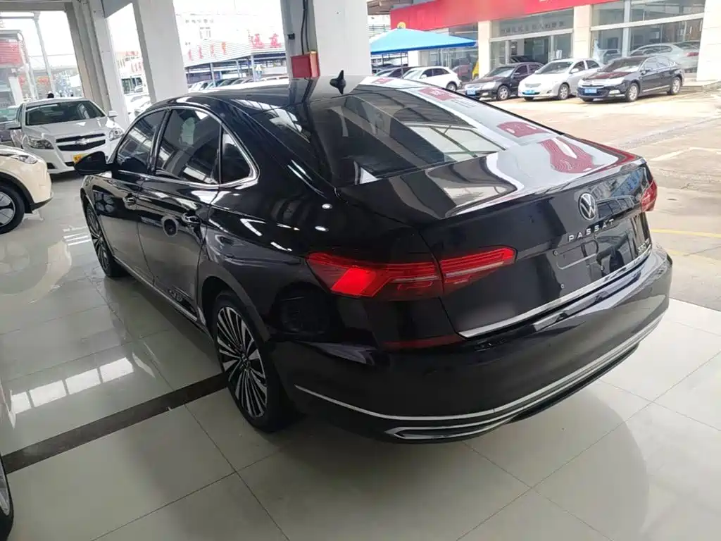 Volkswagen Passat — фото 5