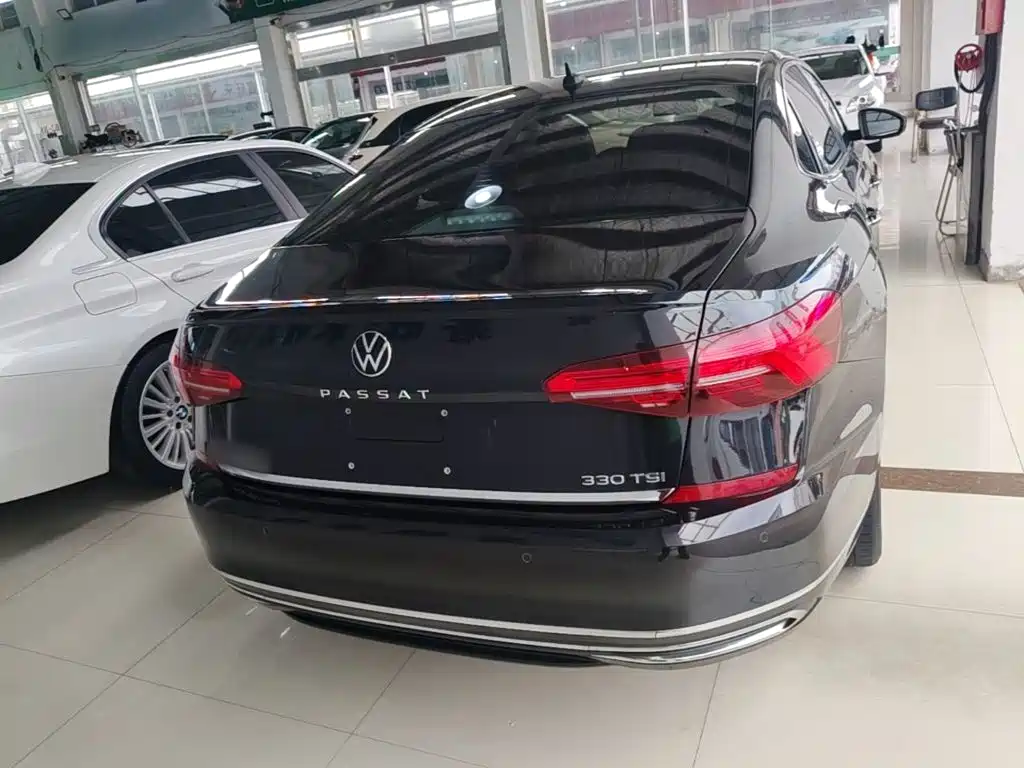 Volkswagen Passat — фото 6