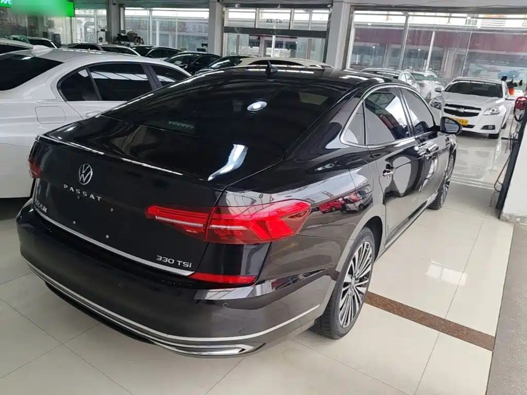 Volkswagen Passat — фото 7