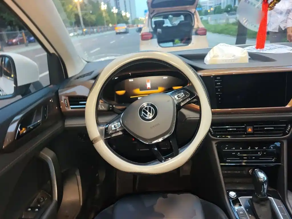 Volkswagen Tharu — фото 6