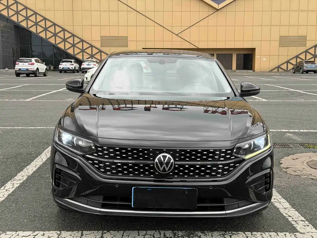 Volkswagen Passat — фото 2