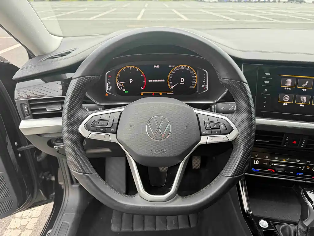 Volkswagen Passat — фото 11