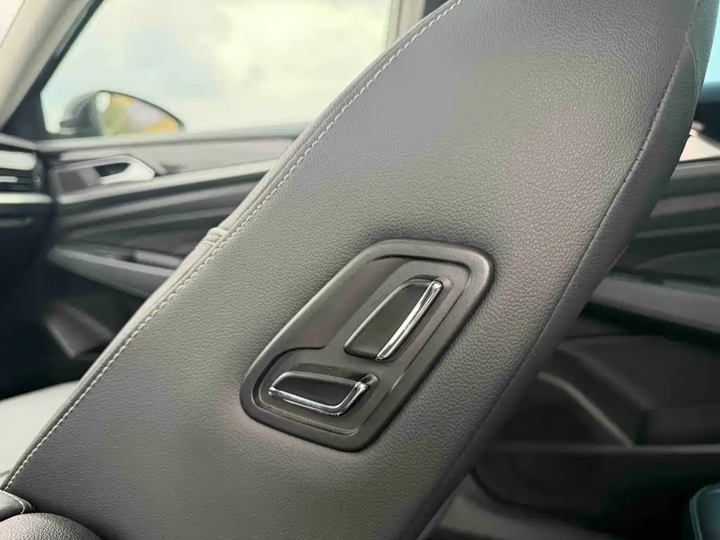 Volkswagen Passat — фото 19