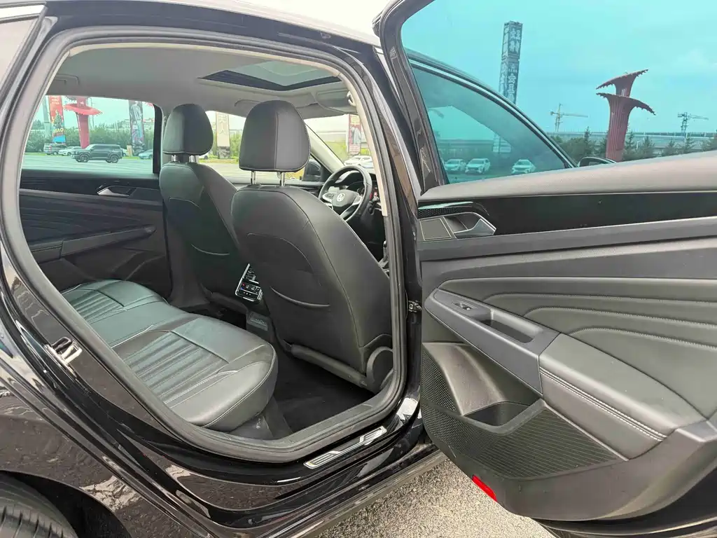 Volkswagen Passat — фото 21