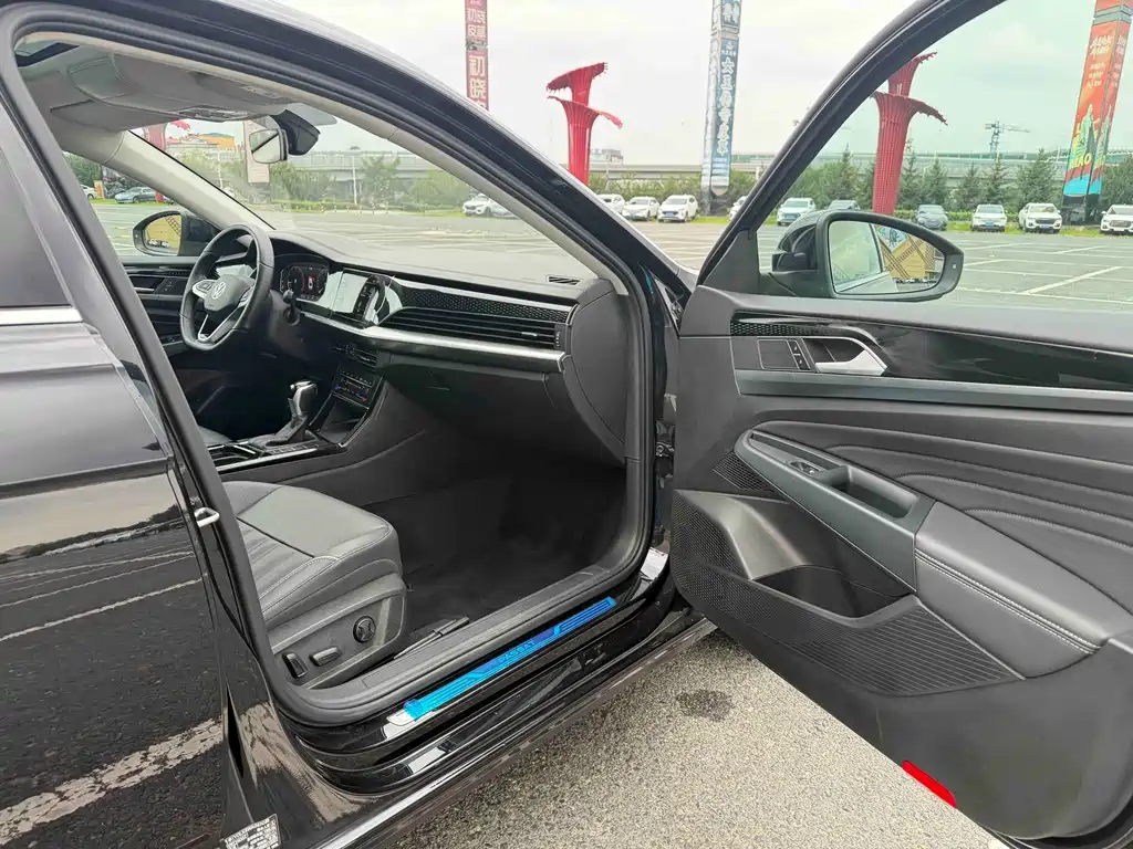 Volkswagen Passat — фото 22