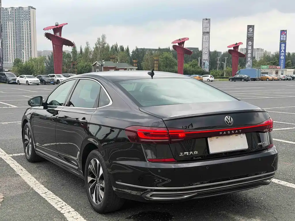 Volkswagen Passat — фото 6