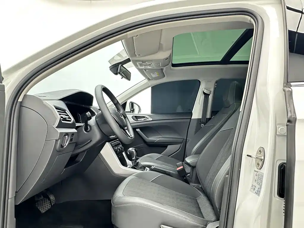 Volkswagen T-Cross — фото 4