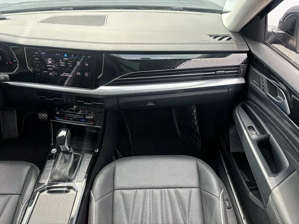 Volkswagen Passat — фото 14